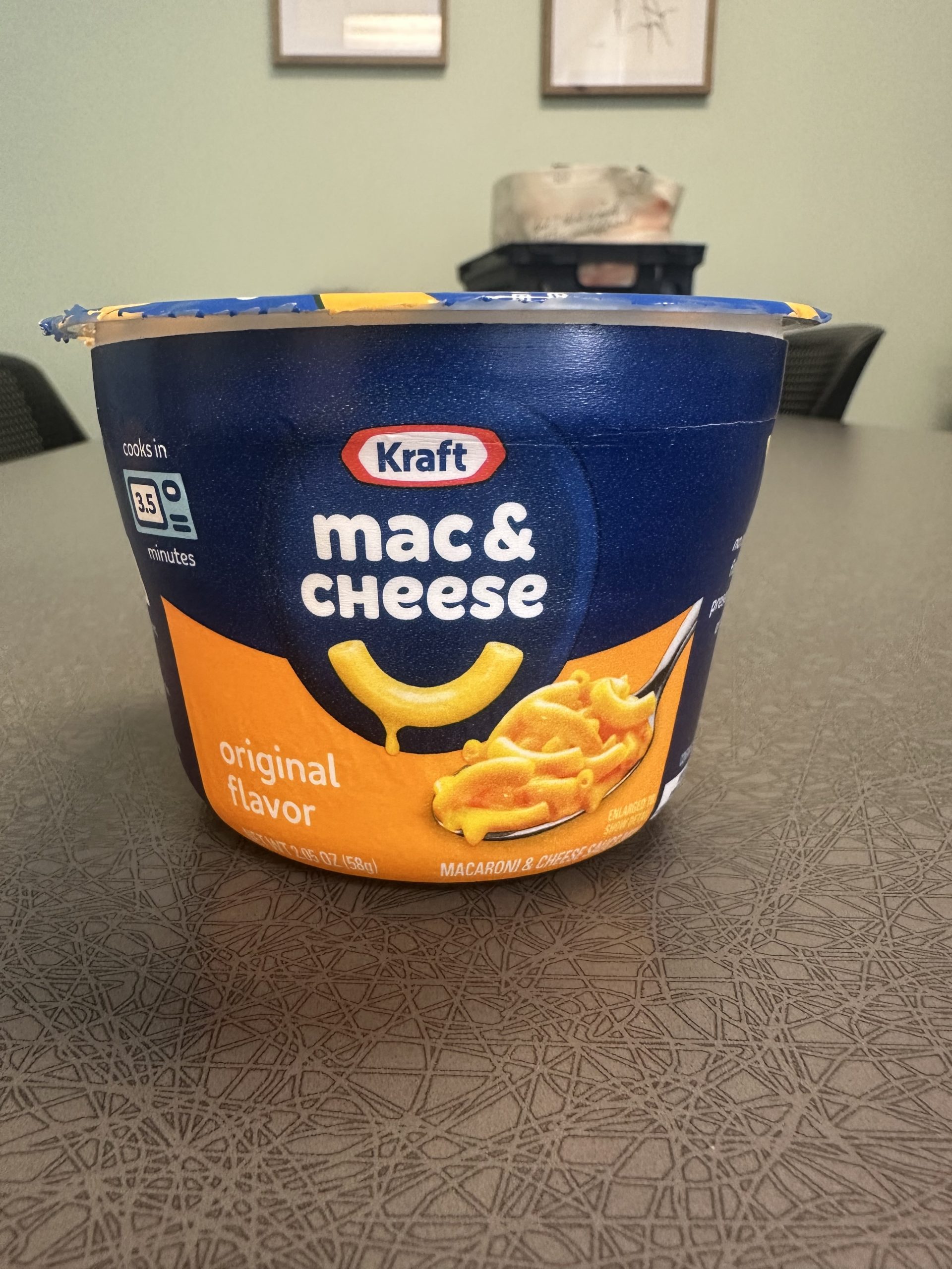 photo of a Kraft mac & cheese cup