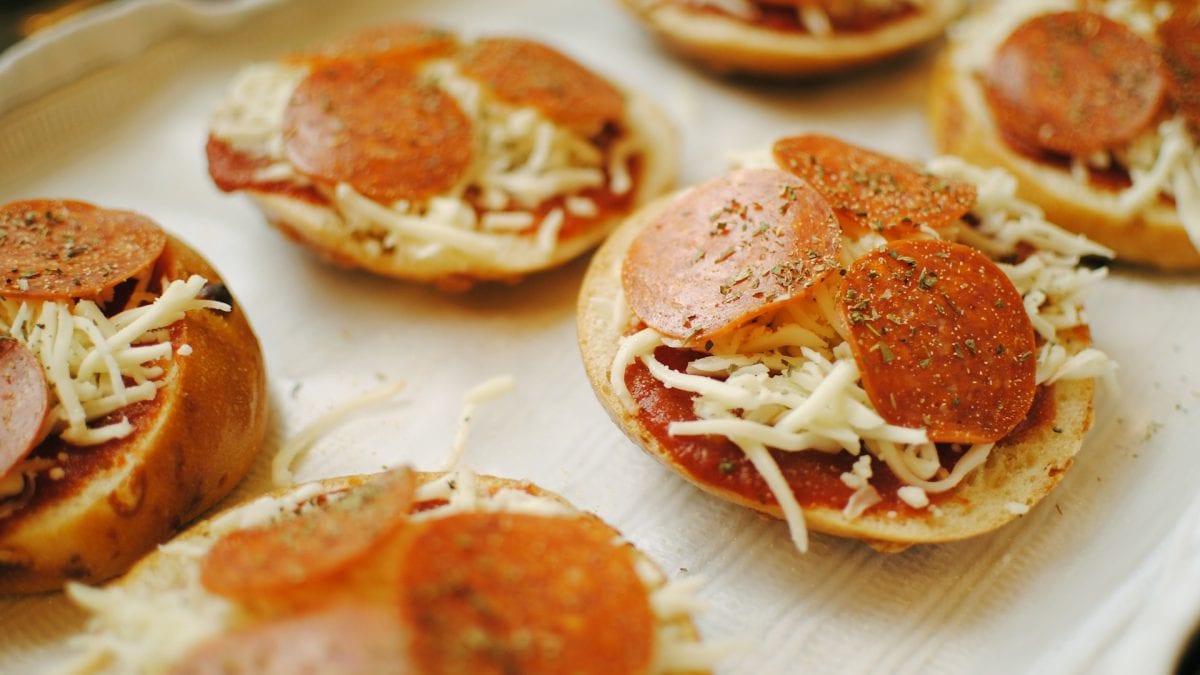 pizza bagel