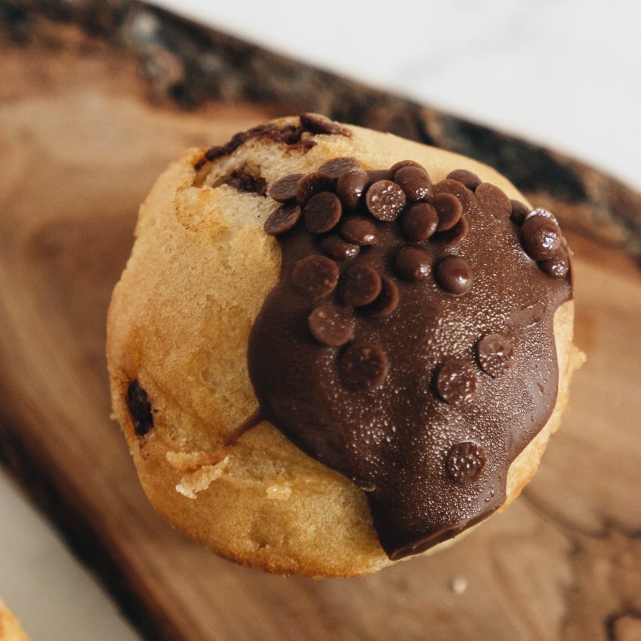 chocolate chip muffin