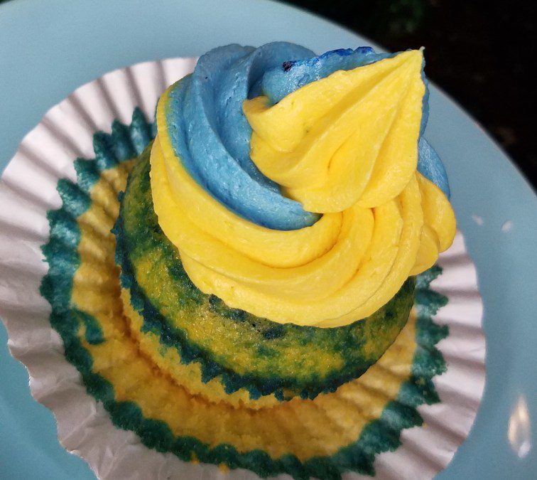 blue and yellow marble cupcake